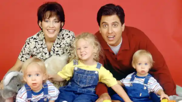 'Everybody Loves Raymond' Cast Addresses Child Star Sawyer Sweeten’s Death During Reunion Special