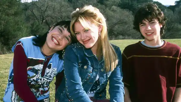 Hilary Duff Shares ‘Lizzie McGuire’ Secrets on ‘Therapuss’ Podcast: Quotes
