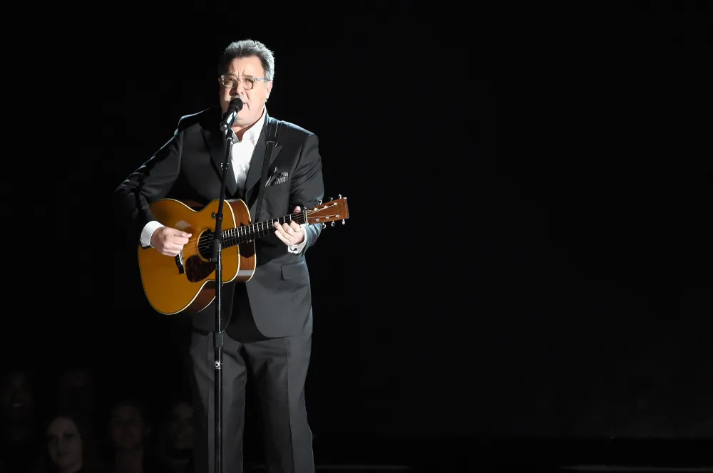 Vince-Gill-GettyImages-620665338
