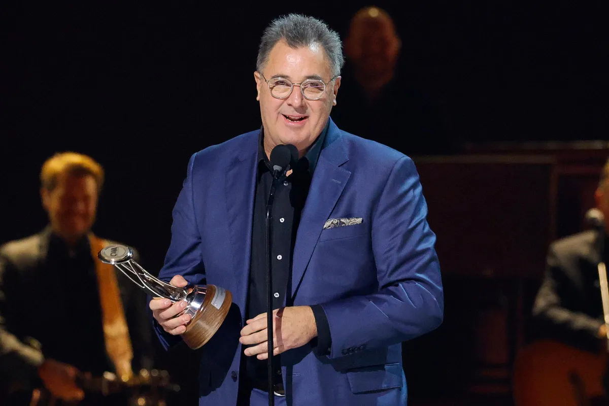 Vince Gill accepts the Lifetime Achievement Award onstage during the 59th Annual CMA Awards 2247564690