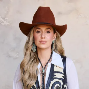 What Would Lainey Wilson Do Inside Her Commitment to Giving Back Kindness Is My Superpower LAINEY WILSON copyright CECE DAWSON 022425_LaineyWilson_WWDeluxe_0468_crop