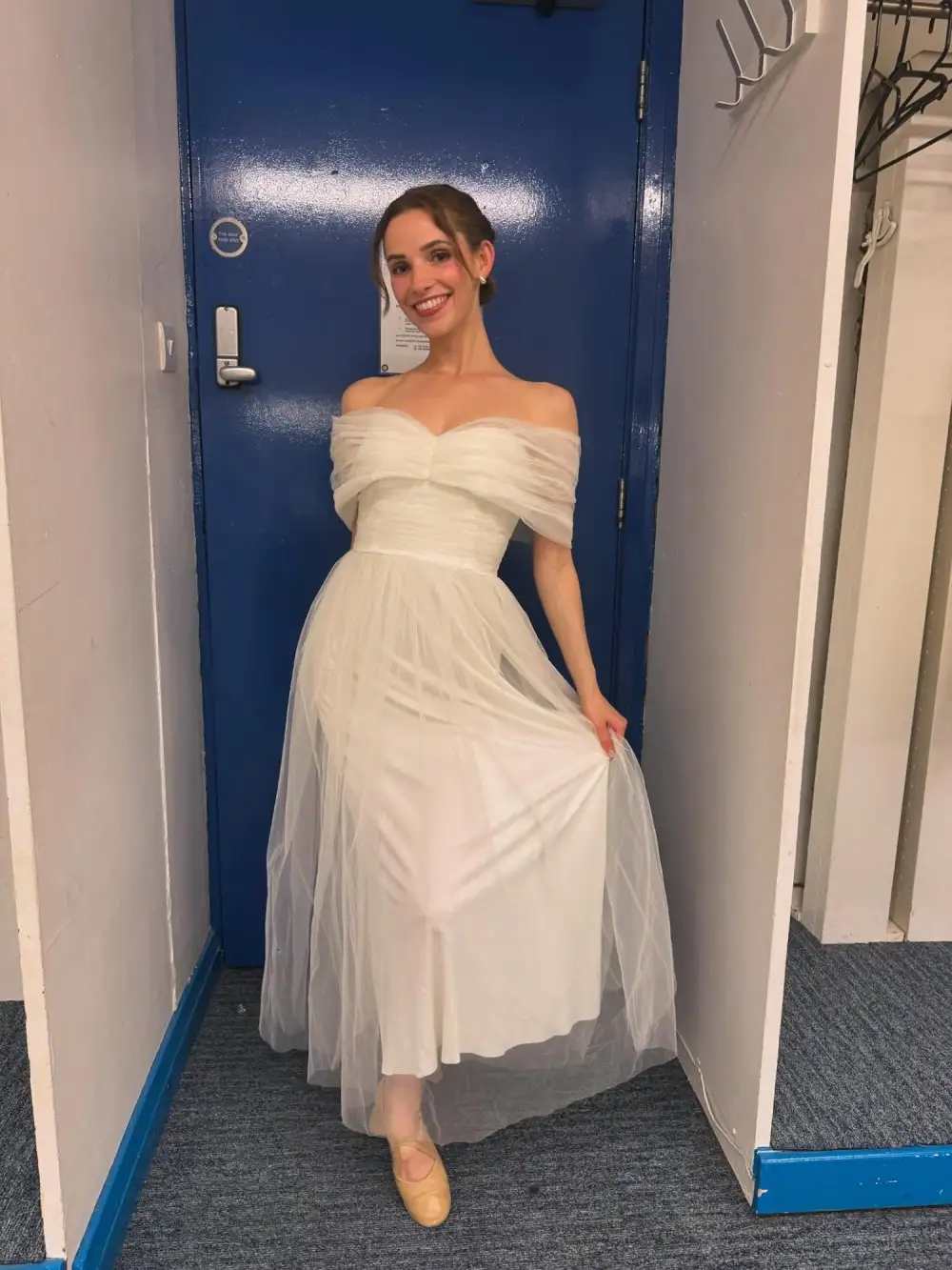 Who Is Bethany Weaver Meet the Actress Playing Dorothy in Wicked For Good