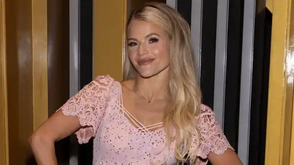 Witney-Carson-179649_FM1_7604