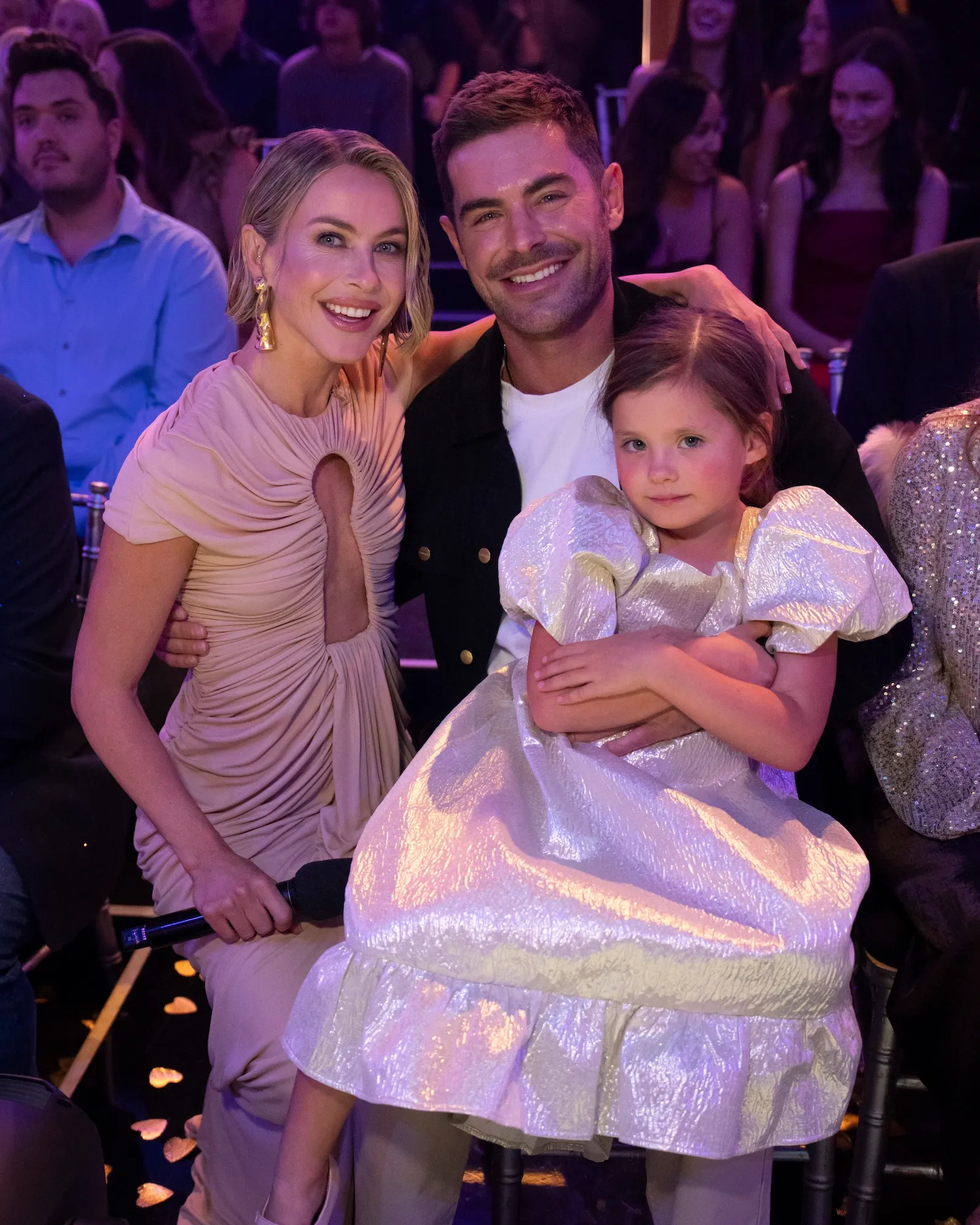 JULIANNE HOUGH, ZAC EFRON, OLIVIA EFRON