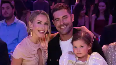 JULIANNE HOUGH, ZAC EFRON, OLIVIA EFRON