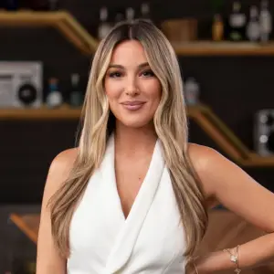 Selling the OCs Alex Hall Splits From Boyfriend Ian Young