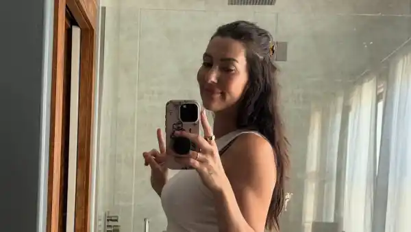 Bachelor Nation's Becca Kufrin Debuts Baby Bump After Announcing Pregnancy With 2nd Baby