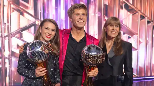 How Robert Irwin Honored Late Dad Steve Irwin at the DWTS Finale