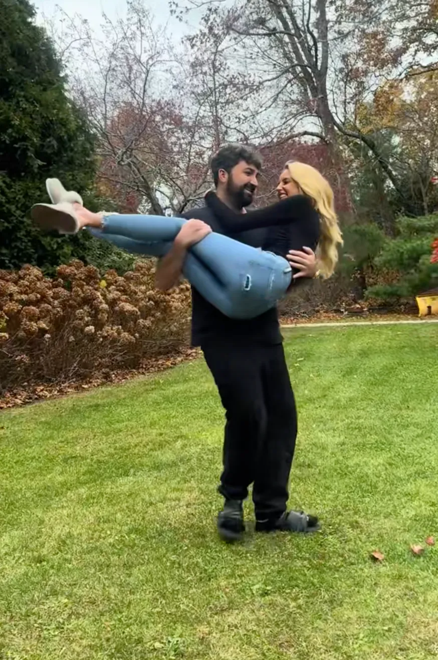  Selling Sunset's Emma Hernan Subtly Addresses Blake Davies Split Rumors 