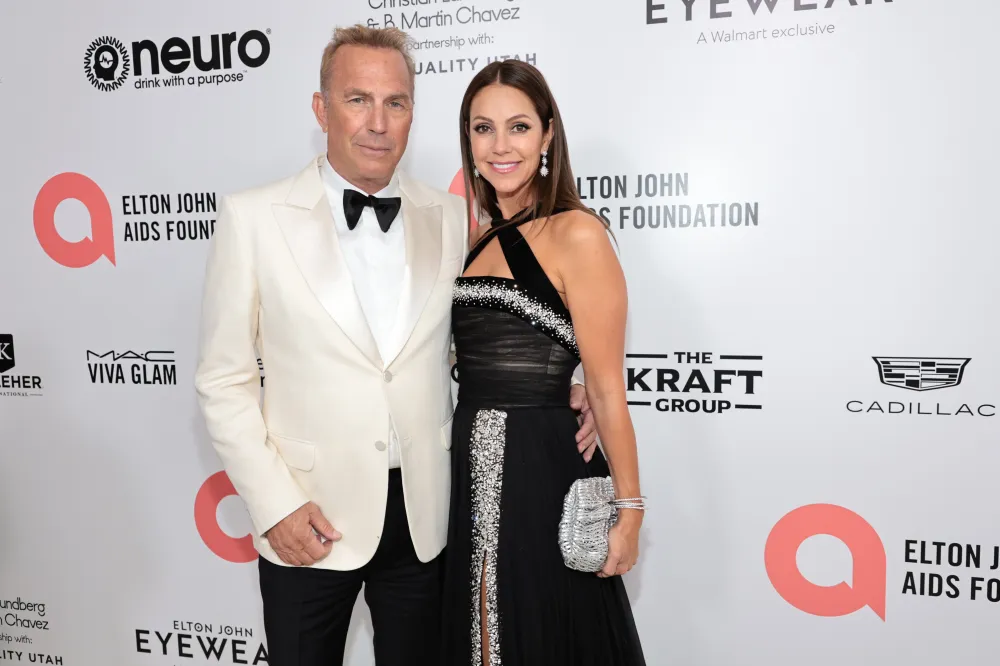 gettyImages-1388119231-kevin-costner-christine-baumgartner