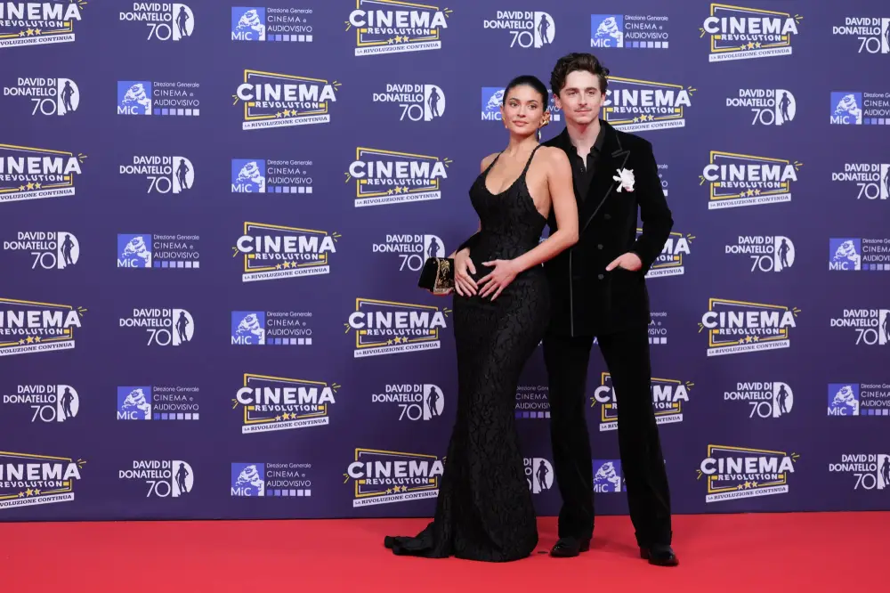 gettyimages-2213952389-kylie-jenner-timothee-chalamet