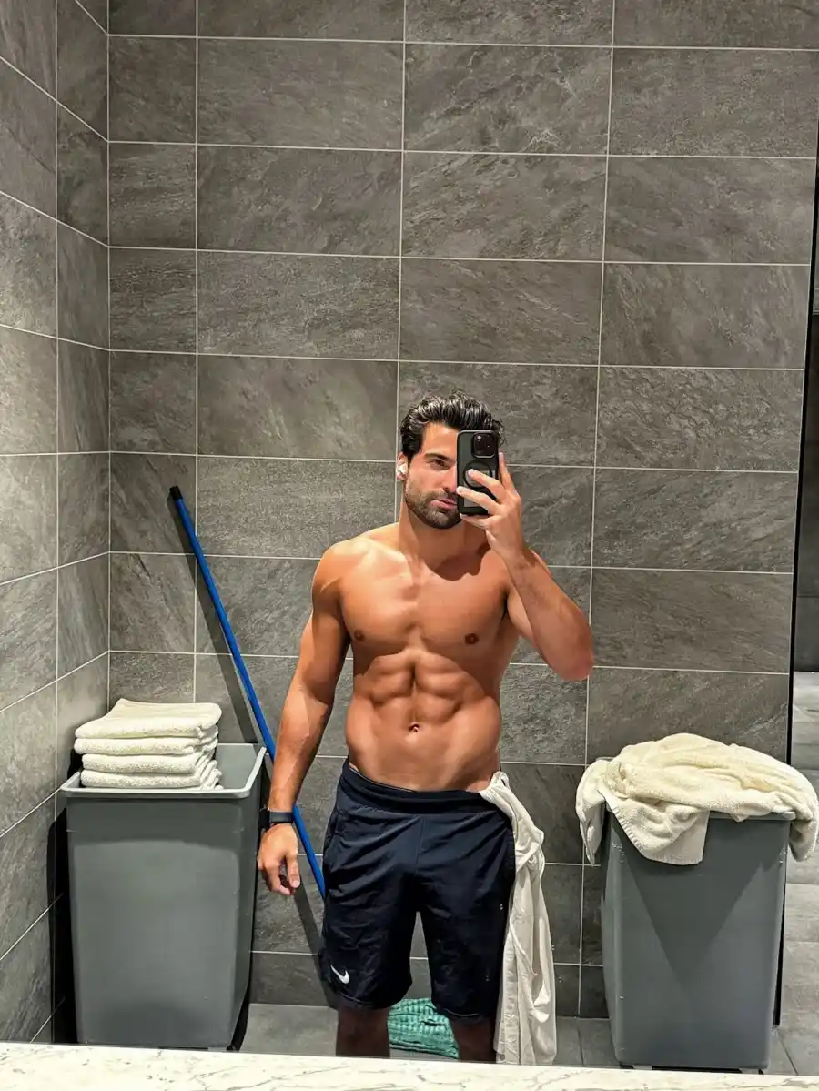 The Most Chiseled Abs on ‘Dancing With the Stars’: Jenna Johnson, Dylan Efron, More