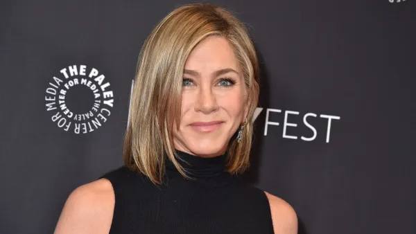 Jennifer Aniston Sleeveless Vest Lookalike