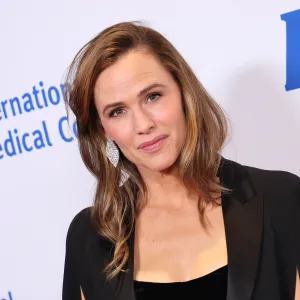 BEVERLY HILLS, CALIFORNIA - NOVEMBER 13: Jennifer Garner attends the 2025 International Medical Corps Annual Awards Celebration at Beverly Wilshire, A Four Seasons Hotel on November 13, 2025 in Beverly Hills, California. (Photo by Robin L Marshall/Getty Images)