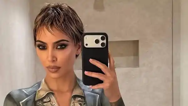 Kim Kardashian Shares Behind-the Scenes Pics From Her Nude Painted Photo Shoot That Freed the Nip