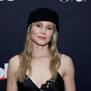 kristen bell travel face wash