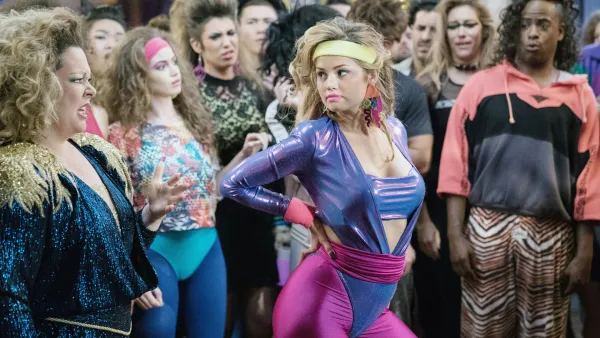 Melissa McCarthy, Debby Ryan in Life of the Party