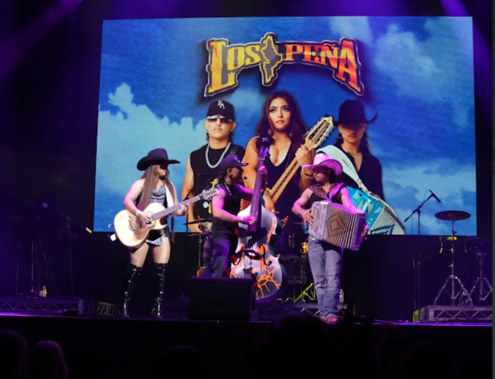 Los Pe&ntilde;a, fiesta Universal Music