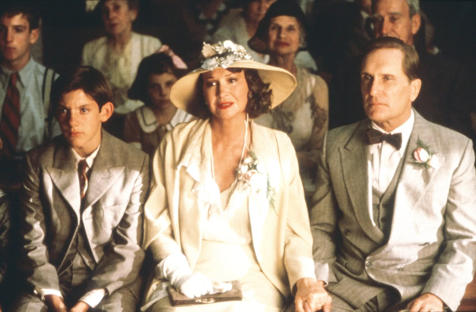 Lukas Haas, Diane Ladd and Robert Duvall in Rambling Rose