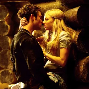 Shiloh Fernandez, Amanda Seyfried in Red Riding Hood