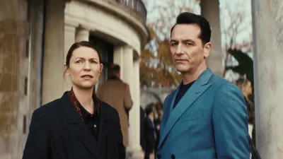 Claire Danes and Matthew Rhys in The Beast in Me