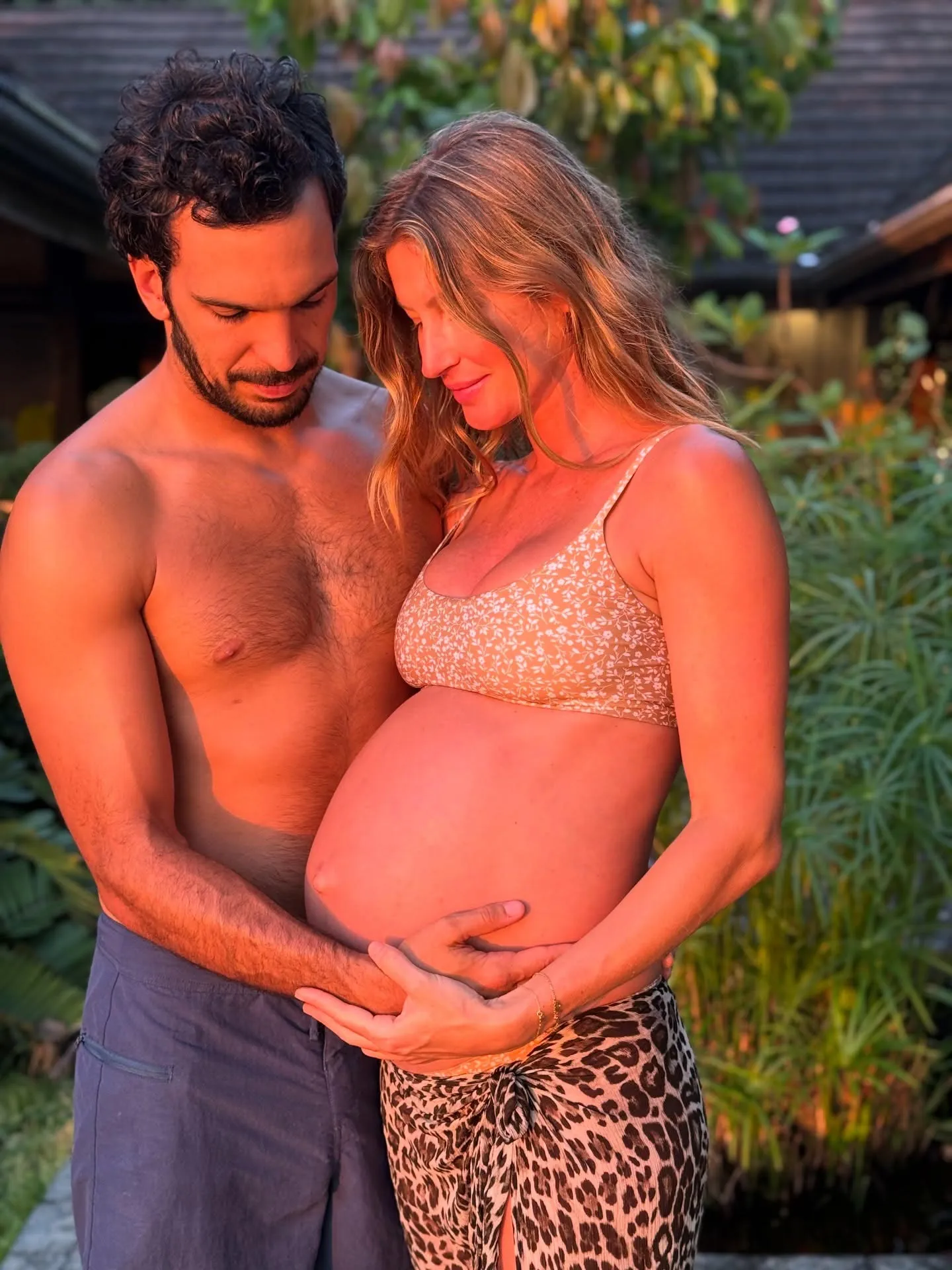 Gisele Bundchen Flaunts Her Bare Baby Bump in a Bikini While Reflecting on Profound Growth and Lessons in 2025