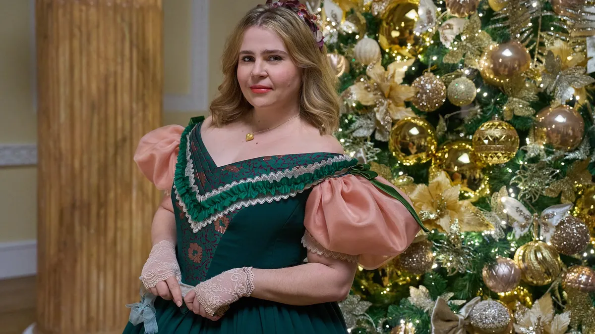 Mae Whitman in Twelve Dates 'Til Christmas