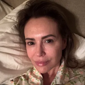 Alyssa-Milano-IG-589804882_18546703255053876_7635984626109390576_n