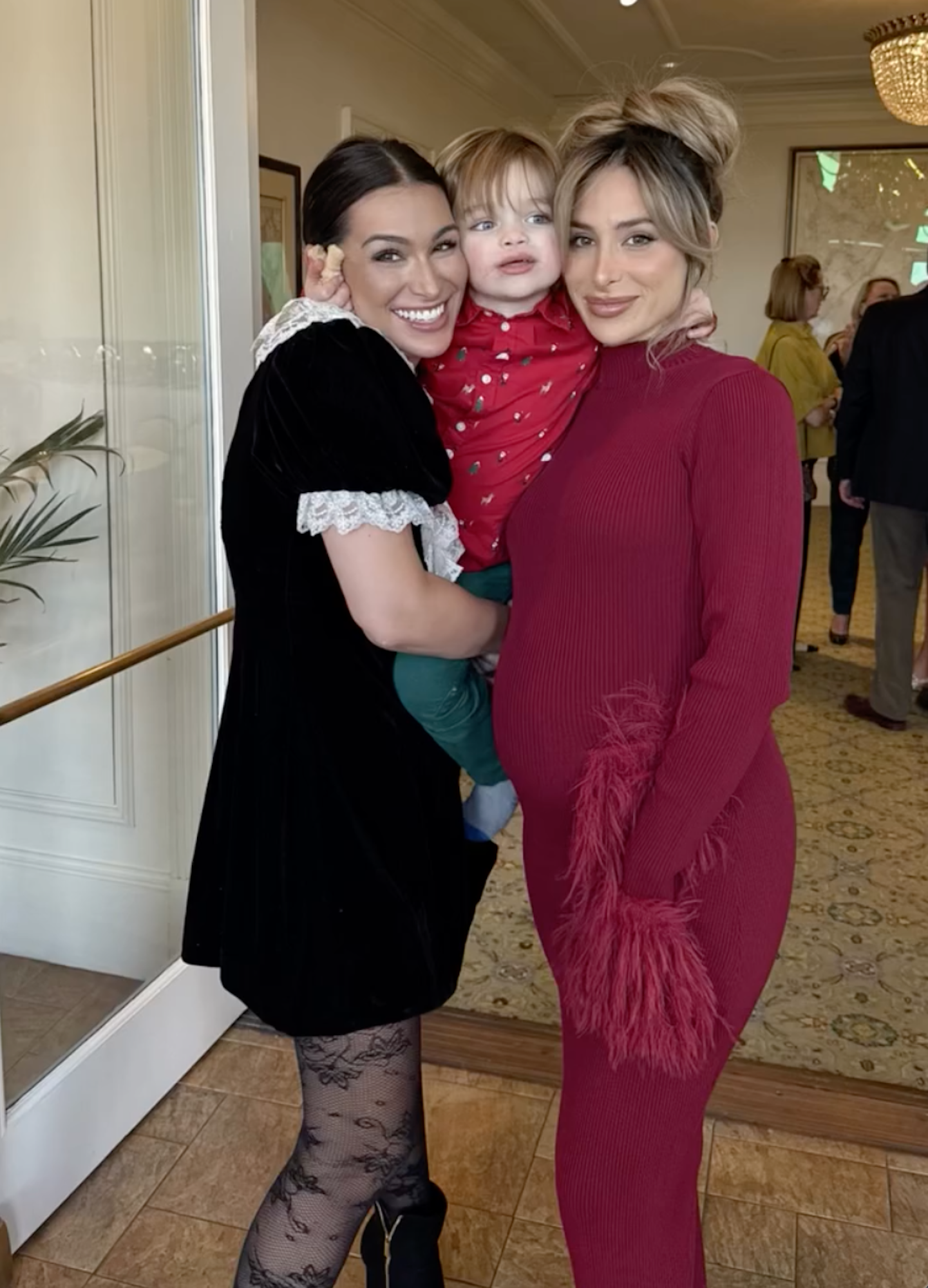 Bachelor-Nations-Ashley-Iaconetti-Shares-Sister-Laurens-Pregnancy-News-promo