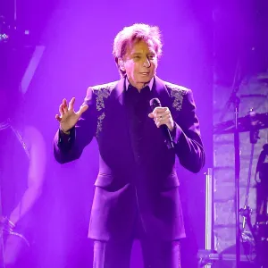 Barry Manilow Diagnosed With Cancer