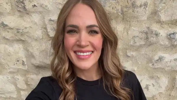Fans Think Carrie Underwood Looks Like a Different Person in Photo With New Hairstyle