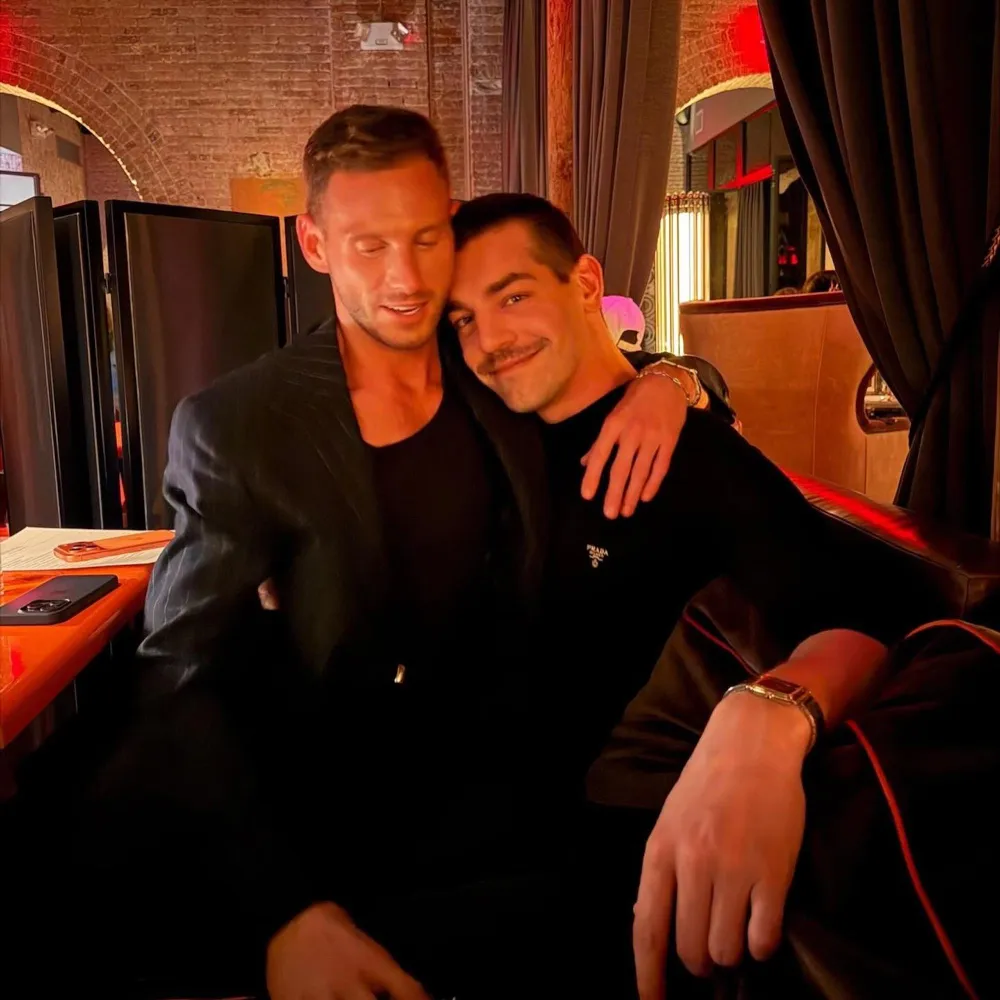 Fraser-Olender-and-Matt-Rogers-Surprising-Couples-2025-588306953_18549164761047109_8402555565368248889_n