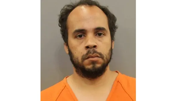 Texas Man Stabs Mom Twice in Heart: