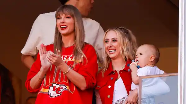 Taylor Swift Partied With Brittany Mahomes Chiefs WAGs at Festive Holiday Party