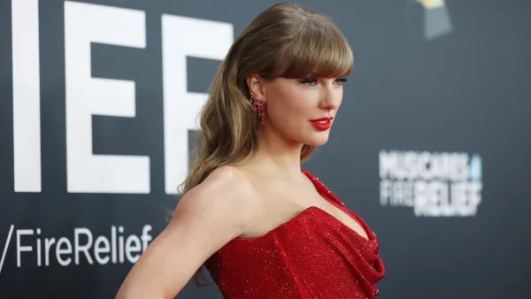 taylor swift red sweater