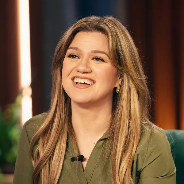 Kelly Clarkson on "The Kelly Clarkson Show"