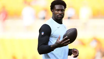 Pittsburgh Steelers' DK Metcalf Appears to Punch Fan in Stands During Detroit Lions Game
