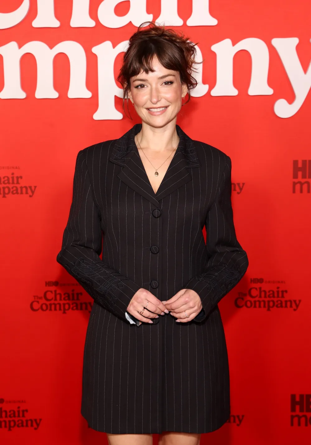 Model Milana Vayntrub Raised 500K By Sharing Flirty Pictures