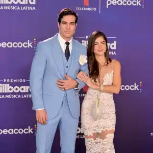 Danilo Carrera y su novia Camila Velayos
