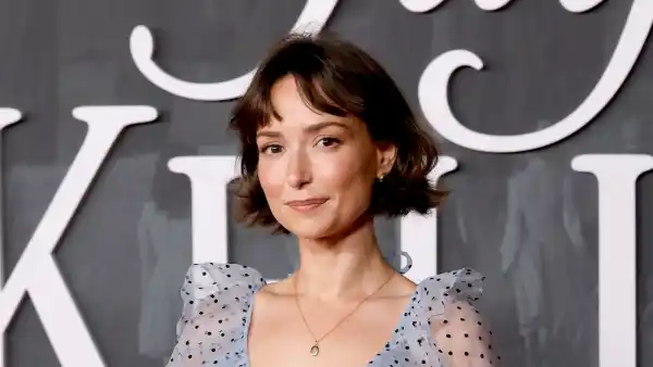 Model Milana Vayntrub Raised 500K By Sharing Flirty Pictures