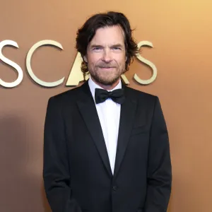 Jason Batemans Family Guide Parents Sister Wife and More