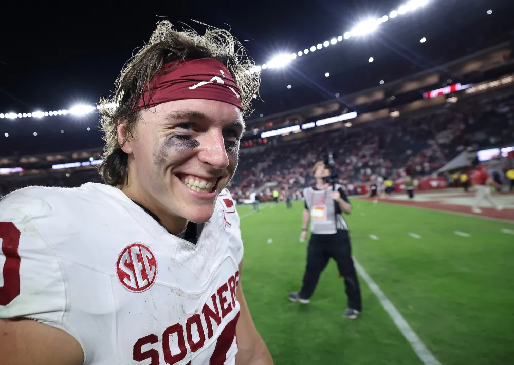 GettyImages-2246887074 John Mateer November 2025 2