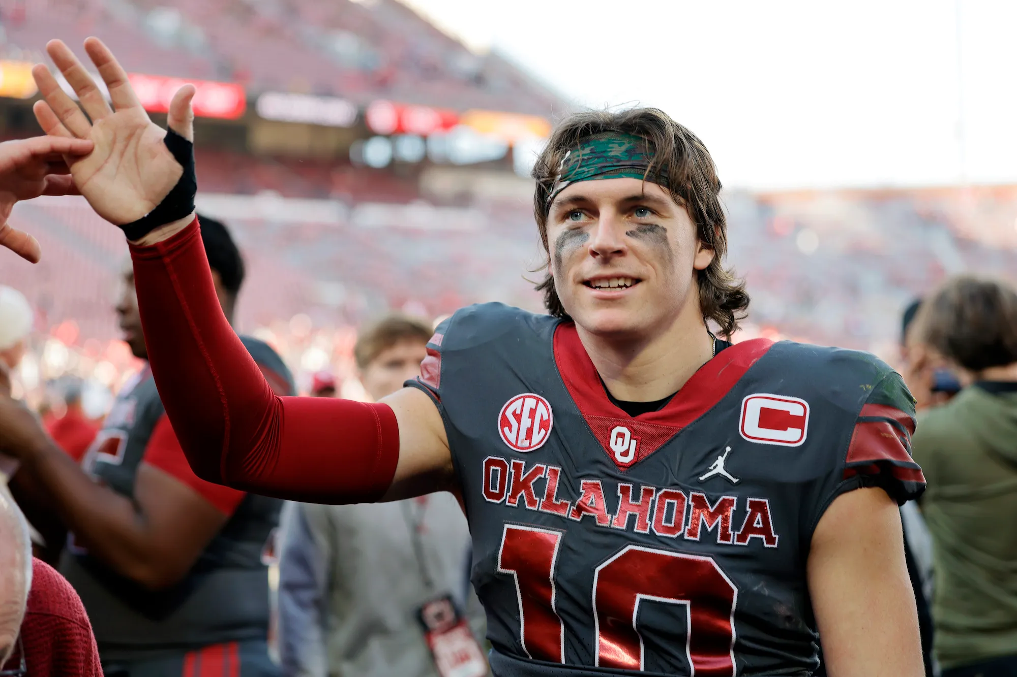 GettyImages-2247398295 John Mateer November 2025.jpg