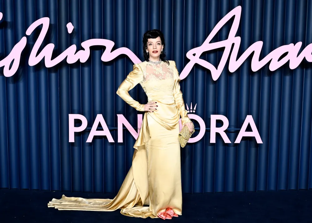 GettyImages-2249424705 lily allen brings out madeline on snl