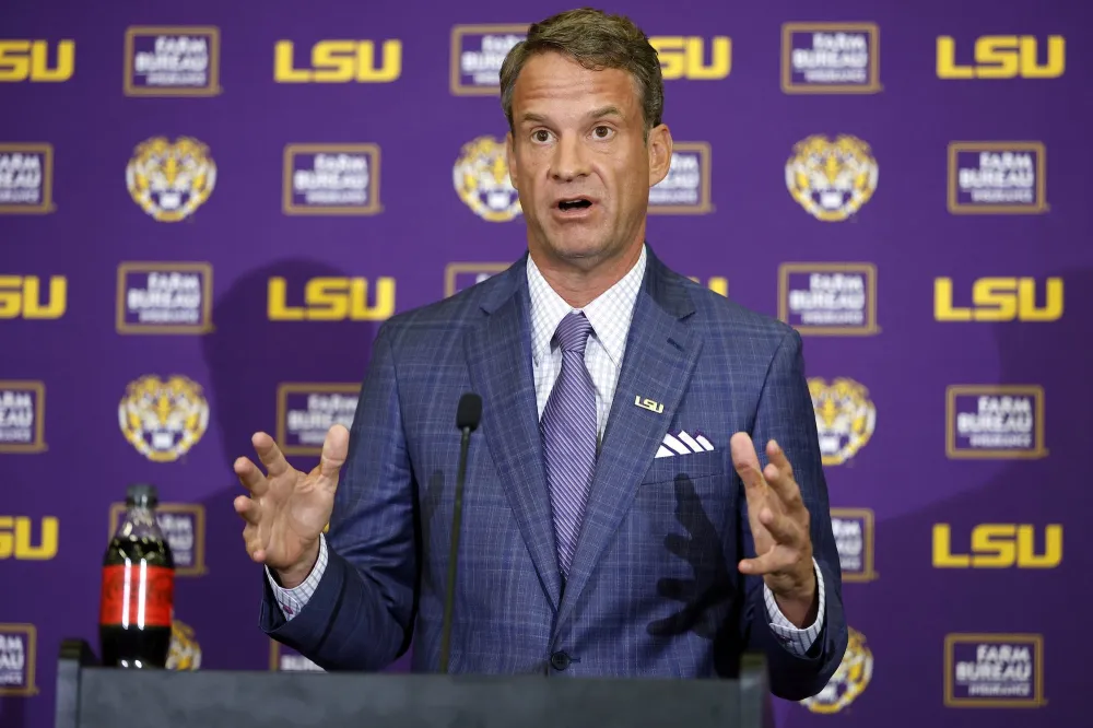 GettyImages-2249446755 who is pete golding lane kiffin