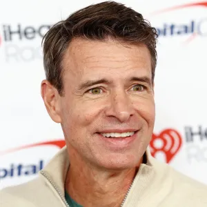 GettyImages-2251649016 Scott Foley Jingle Ball Scream.jpg
