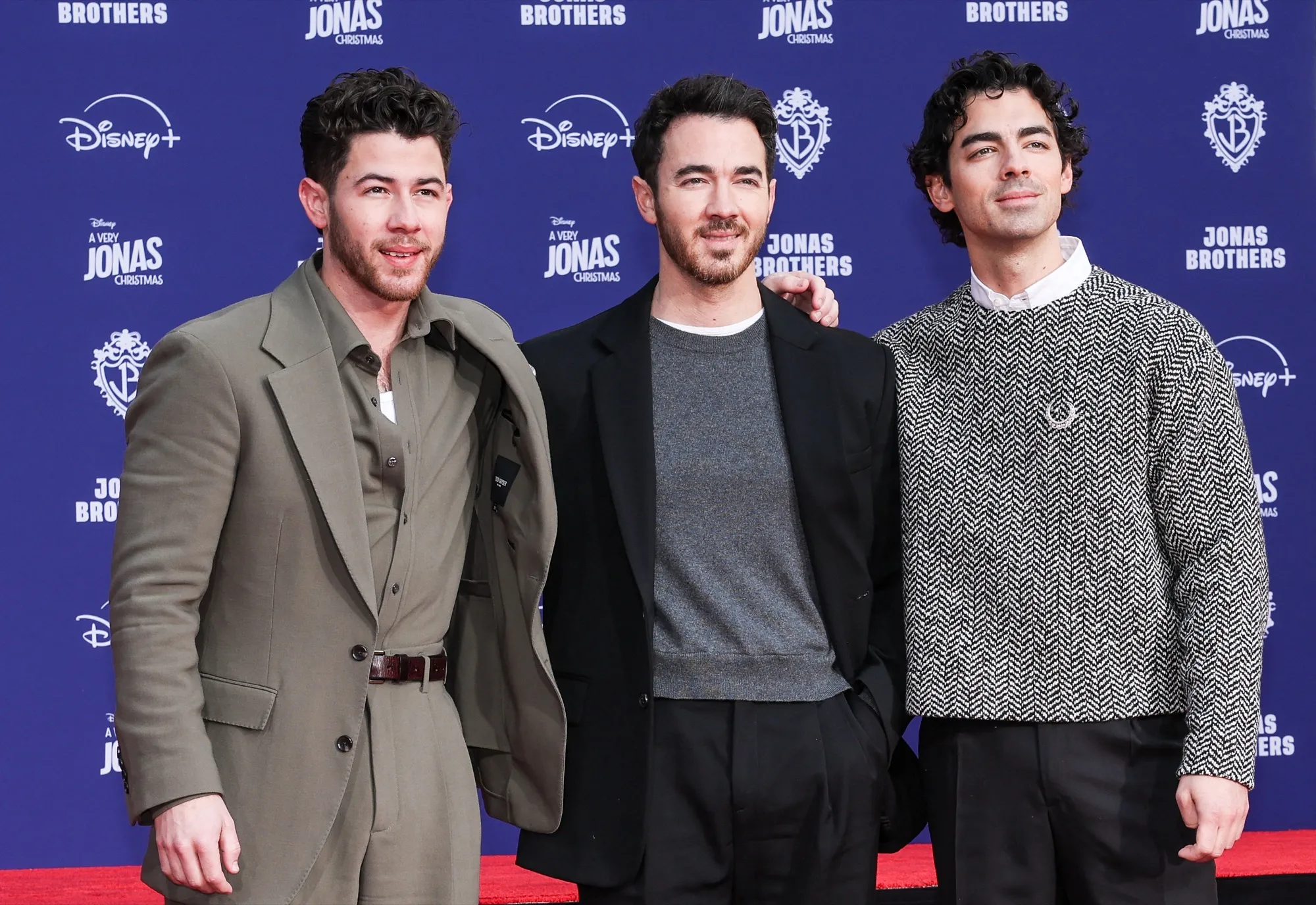 GettyImages2249124713 Joe Jonas Claps Back at Fan Asking If the Jonas Brothers Are in Debt