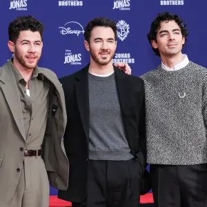 GettyImages2249124713 Joe Jonas Claps Back at Fan Asking If the Jonas Brothers Are in Debt