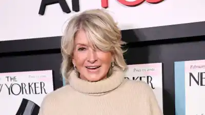 GettyImages2250045967 Martha Stewart Baffles the Internet With How She Eats Bagels
