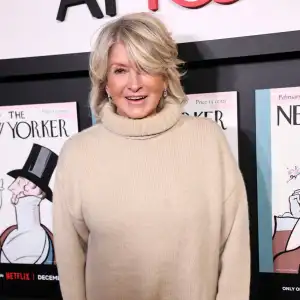 GettyImages2250045967 Martha Stewart Baffles the Internet With How She Eats Bagels